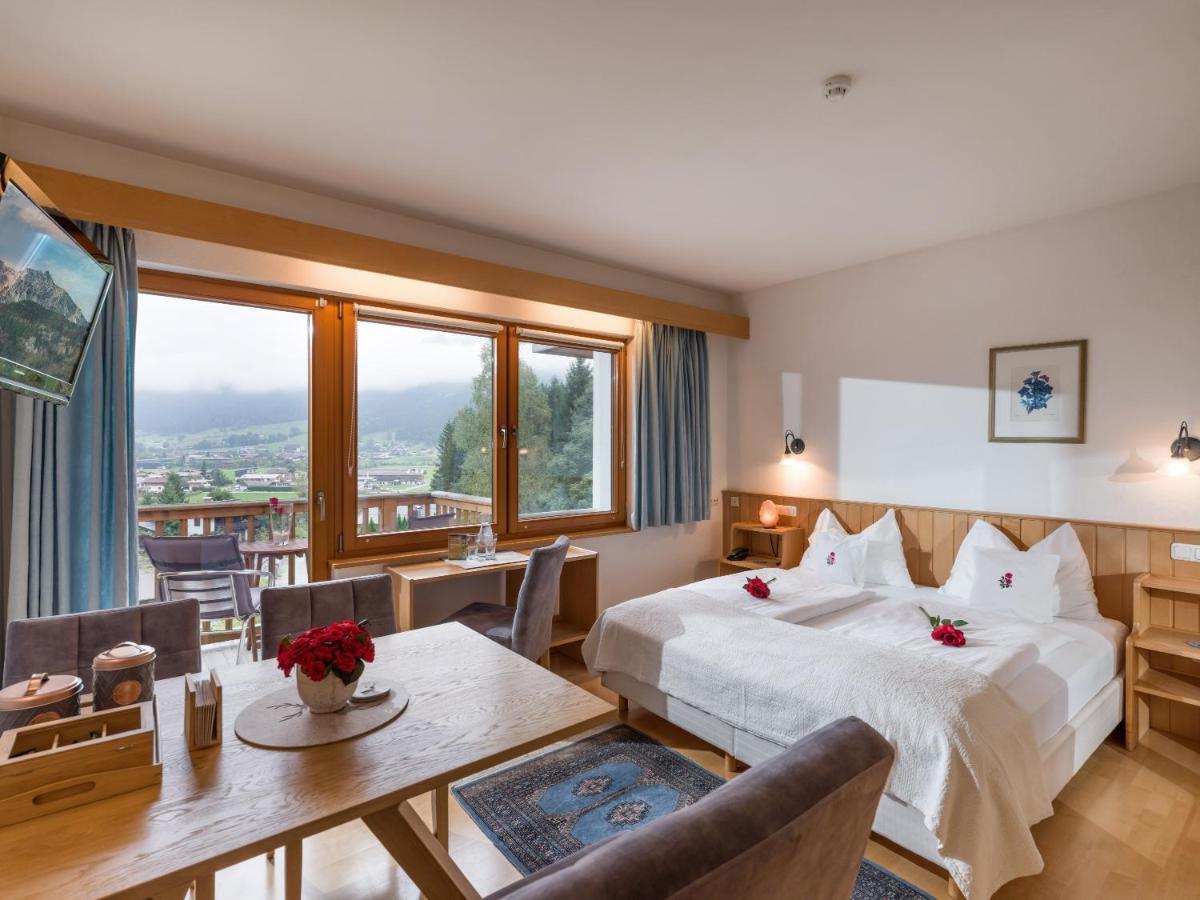 Gartenhotel Rosenhof Bei Kitzbuehel Hotel apartamentowy 3*